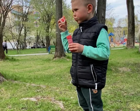 Як зрозуміти стан дитини під час стресових подій? Дитячі "розваги" для зниження тривоги та стресу